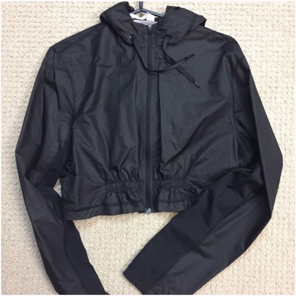 lululemon cropped windbreaker